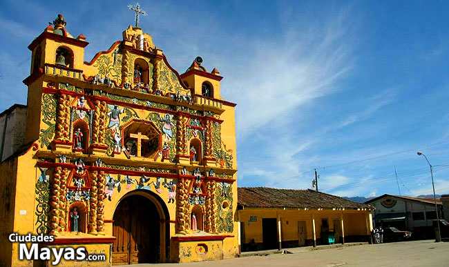 - Iglesia de San Andrés Xecul
