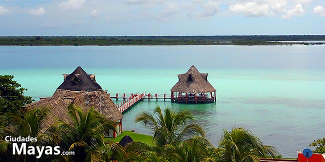 - Bacalar pueblo mágico y la Laguna de los Siete Colores
